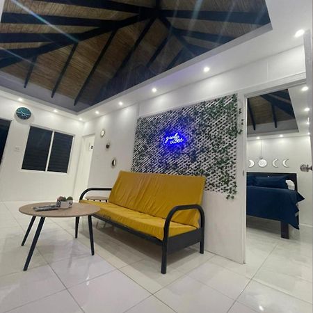 Queens Palace -Montego Bay Airport Suite Exterior foto